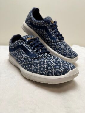 Vans Blue Aztec Blanket Weave Women 8/Mens 6.5 Ultracush